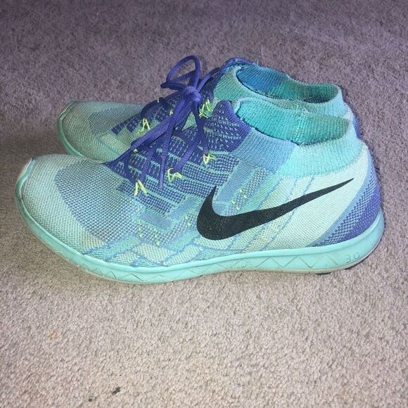 WOMENS NIKE FLYKNIT 3.0 RUNNING SNEAKERS BLUE TEAL AQUA BLACK SIZE 8.5 - Picture 1 of 8
